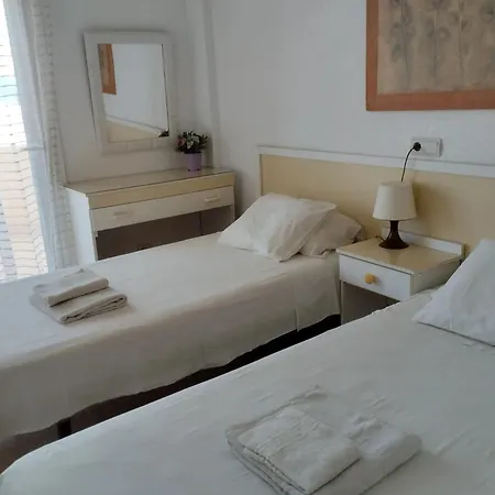 Lägenhet Spacious With Sea And Mountain Views In 95m² Fuengirola