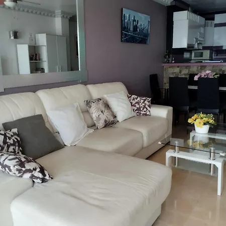 Spacious With Sea And Mountain Views In 95m² Fuengirola