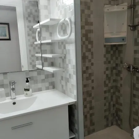 Spacious In - Sea View - 95 M² Apartament *