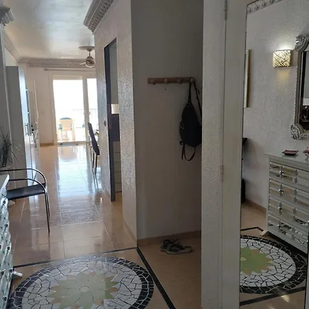 Spacious In - Sea View - 95 M² Apartament *