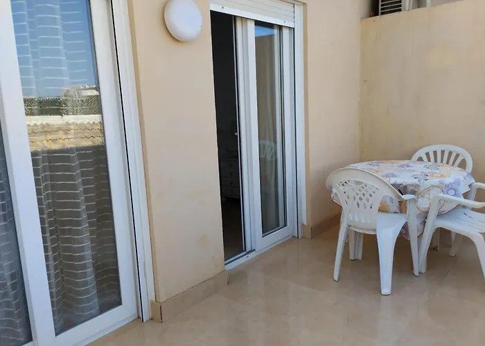 Spacious In - Sea View - 95 M² Daire